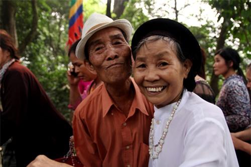 đền Hùng, chen chúc, băng rừng