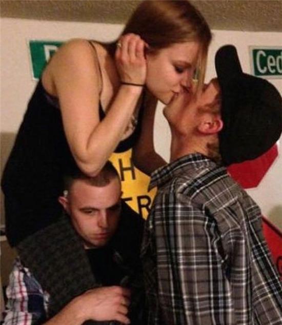 Ảnh vui Tình yêu không có lỗi lỗi ở bạn thân