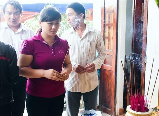 Co giao Quang Ngai quan dau khi mat '9 dua con' hinh anh 1