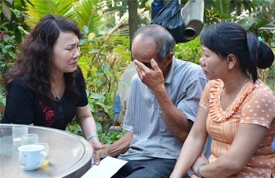 Co giao Quang Ngai quan dau khi mat '9 dua con' hinh anh 2