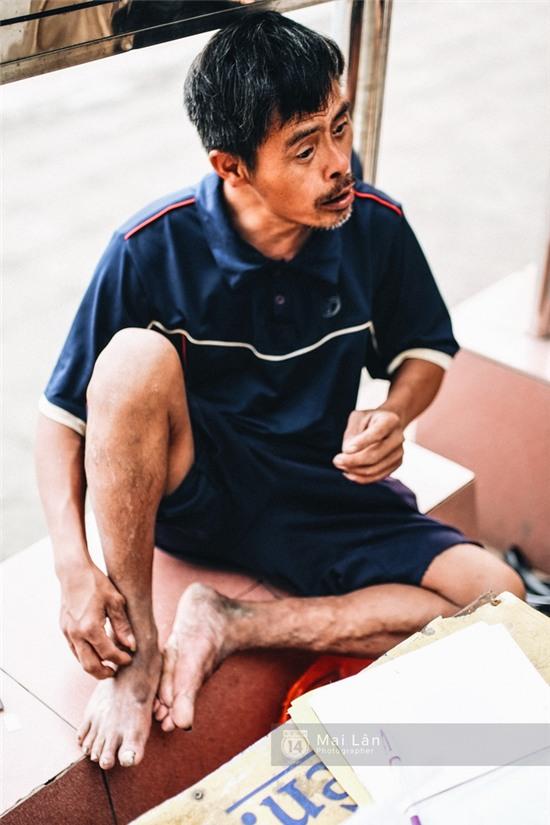 Hà Nội: Người mẹ 86 tuổi một mình bán nước ven hồ Giảng Võ, nuôi con bị bệnh Down - Ảnh 11.