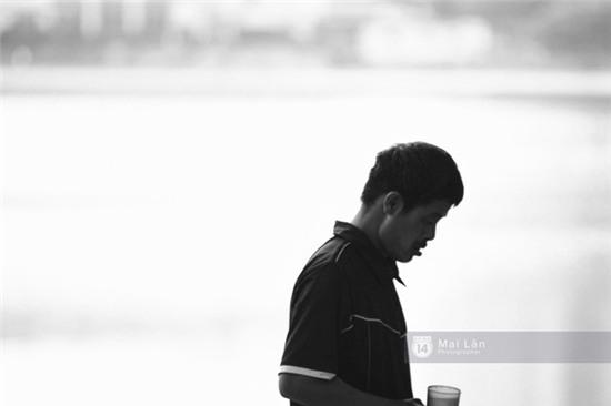 Hà Nội: Người mẹ 86 tuổi một mình bán nước ven hồ Giảng Võ, nuôi con bị bệnh Down - Ảnh 3.