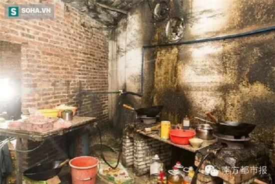 Cận cảnh khu bếp nơi hằng ngày làm hàng trăm suất cơm hộp cho sinh viên Học viện Hoa Thương, Quảng Đông.