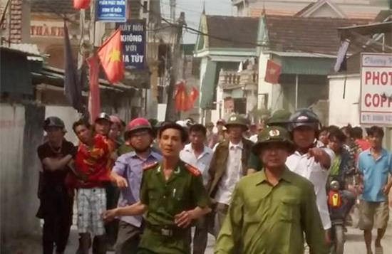 Gi dao bat con tin chay xe may suot 3 gio hinh anh 2