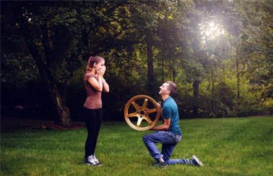 khoanh khac hai huoc cua cac cap vo chong hinh anh 11