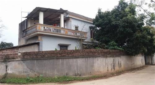 Rúng động nghi án mẹ nuôi bạo hành con gái 8 tuổi vì không hợp tuổi - Ảnh 2.