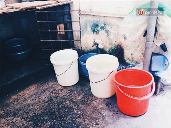 Mới đầu hè, người Hà Nội đã kêu trời vì thiếu nước sạch - Ảnh 4.