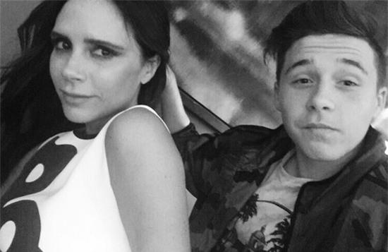 vic-hu-het-phan-khich-khi-nghe-cau-ut-hat-de-thuong-1