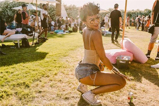 Muốn gặp những cô nàng sexy và hot nhất nước Mỹ, cứ đến tiệc bể bơi của Coachella! - Ảnh 23.