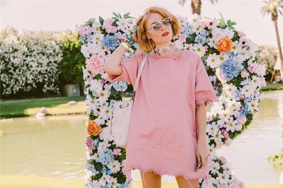 Muốn gặp những cô nàng sexy và hot nhất nước Mỹ, cứ đến tiệc bể bơi của Coachella! - Ảnh 3.