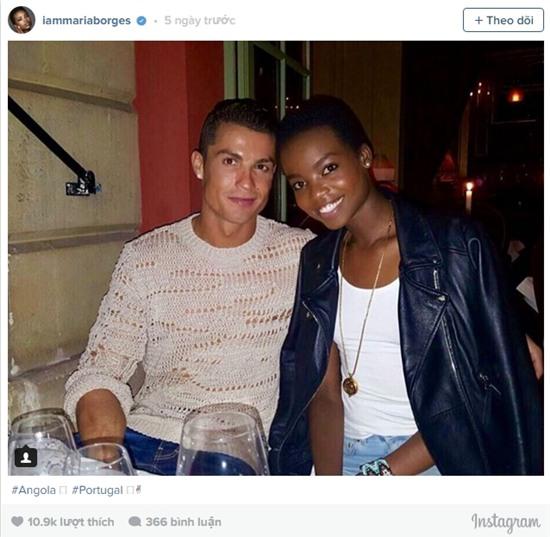 Chụp ảnh với siêu mẫu đồ lót, Ronaldo lộ chuyện gặp Chủ tịch PSG - Ảnh 2.