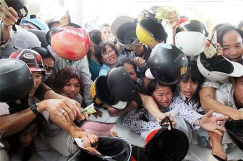 10 hinh anh chen lan, giam dap gay soc trong le hoi o vn hinh anh 9