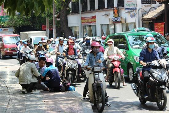 nắng nóng, sài gòn, trốn nắng, giải khát, công nhân, người di cư