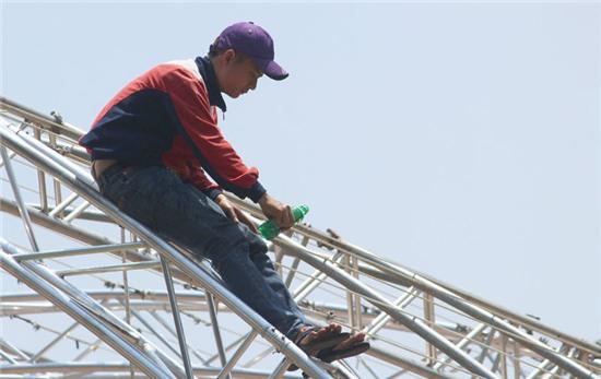 nắng nóng, sài gòn, trốn nắng, giải khát, công nhân, người di cư