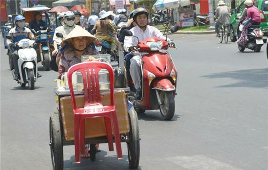 nắng nóng, sài gòn, trốn nắng, giải khát, công nhân, người di cư