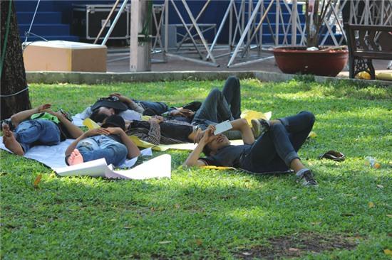 nắng nóng, sài gòn, trốn nắng, giải khát, công nhân, người di cư