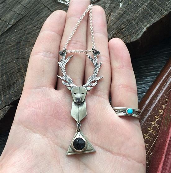 Bộ trang sức Harry Potter đưa bạn đến với thế giới phù thủy kỳ bí - Ảnh 12.