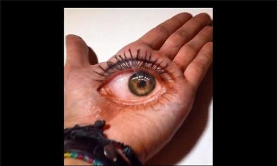 kinh hãi nhũng búc tranh 3d trong lòng bàn tay hinh anh 5