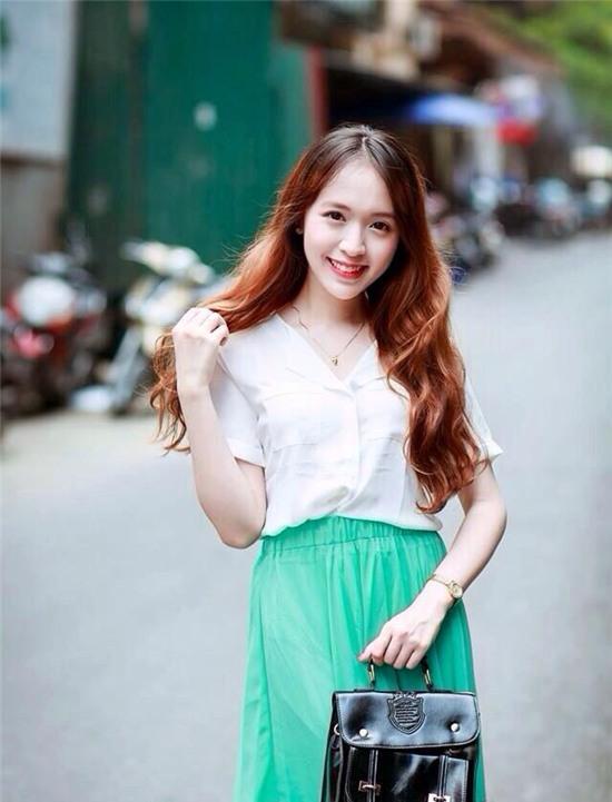 nữ tiếp viên, nữ tiếp viên hàng không, nữ tiếp viên gây sốt