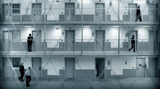 nha tu dau tien cap internet toi phong giam pham nhan hinh anh 2