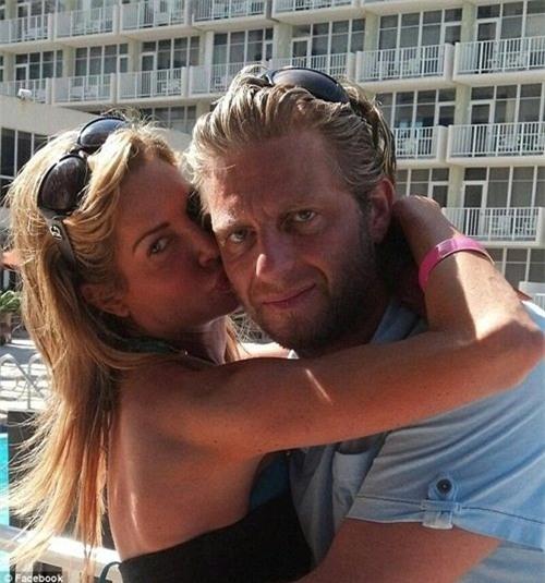 bi hon the bo roi, nguoi dan ong kien doi nhan 30000 usd hinh anh 1