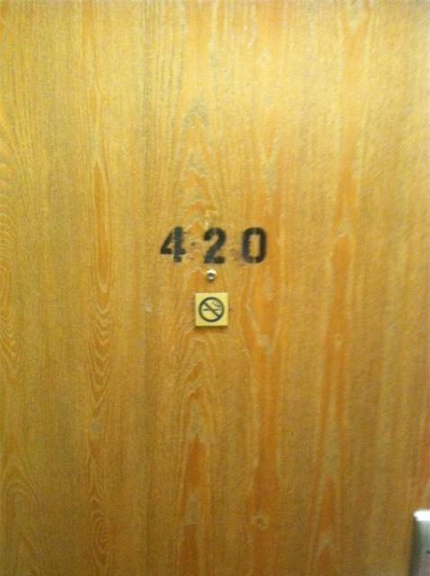Lý do vì sao nhiều khách sạn trên thế giới thường không có số phòng 420 - Ảnh 3.