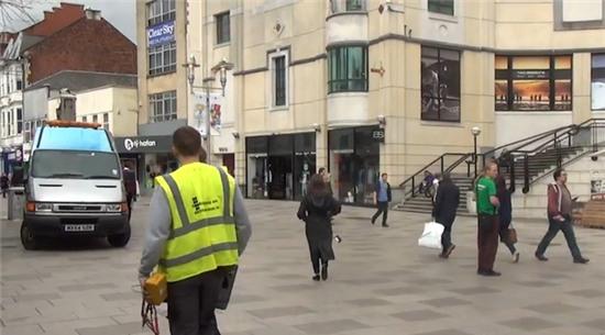 Những chiếc ví “vô tình” bị rơi.