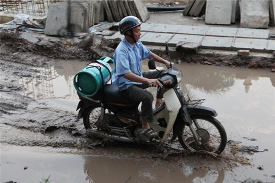 song giua thu do phai