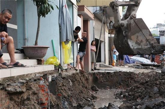 song giua thu do phai 