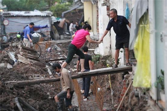 song giua thu do phai 