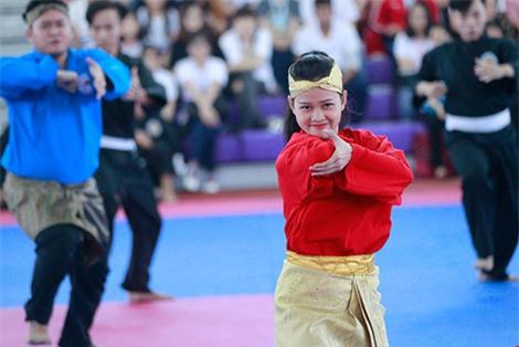 Nụ cười quyến rũ của “hot girl” Pencak Silat - Ảnh 2.