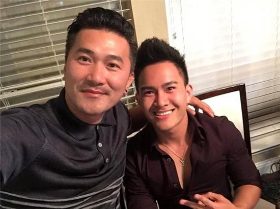 Chính vì sự gần gũi và thân thiết này nên nhiều cư dân mạng đã cho rằng, Võ Lê Thành Vinh chính là con trai ruột của Hoài Linh.