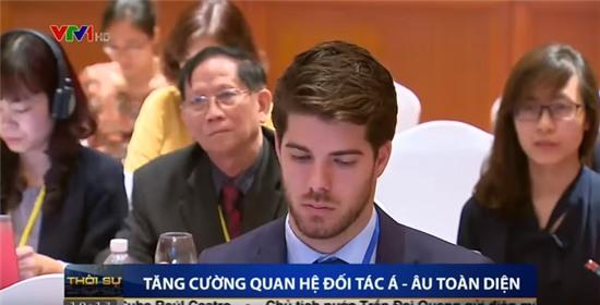 Dân tình chao đảo với anh chàng nước ngoài cực điển trai xuất hiện trên chương trình Thời sự - Ảnh 1.