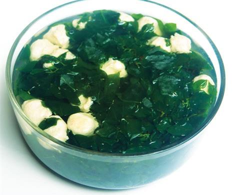 Bạn có thể chế biến rau ngót thành các loại canh.