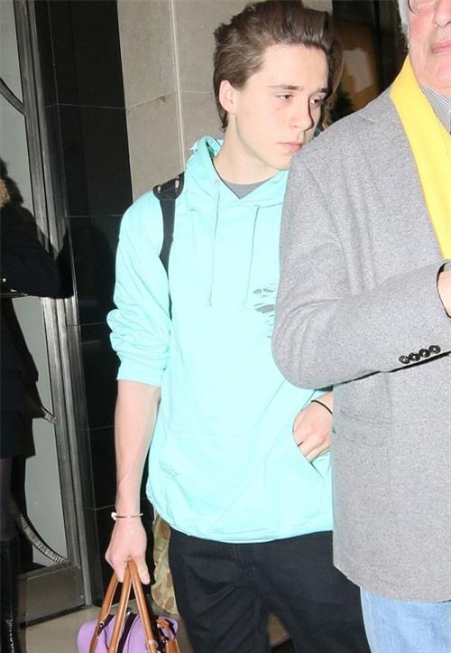 ban-gai-nga-dau-vao-vai-hot-boy-nha-becks-4