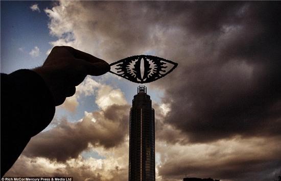 Thoi hon cho cac diem den noi tieng bang hinh giay hinh anh 11