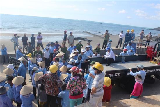 BIỂN vŨNG TÀU, CẤM BUÔN BÁN, NGƯỜI DÂN, CHÍNH QUYỀN, LỢI ÍCH