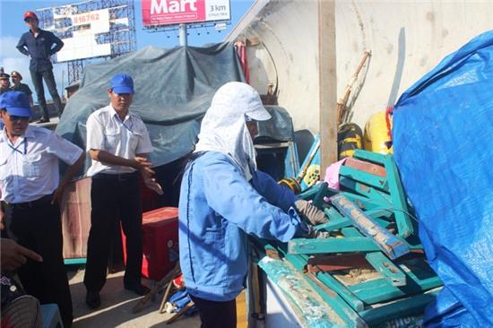 BIỂN vŨNG TÀU, CẤM BUÔN BÁN, NGƯỜI DÂN, CHÍNH QUYỀN, LỢI ÍCH