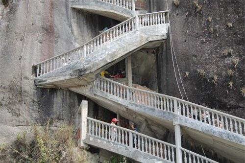 cau thang zic zac dang so nhat the gioi hinh anh 5