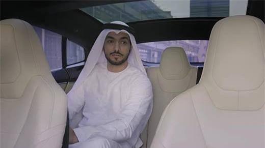 Thích thú với dịch vụ taxi tự động không người lái ở Dubai