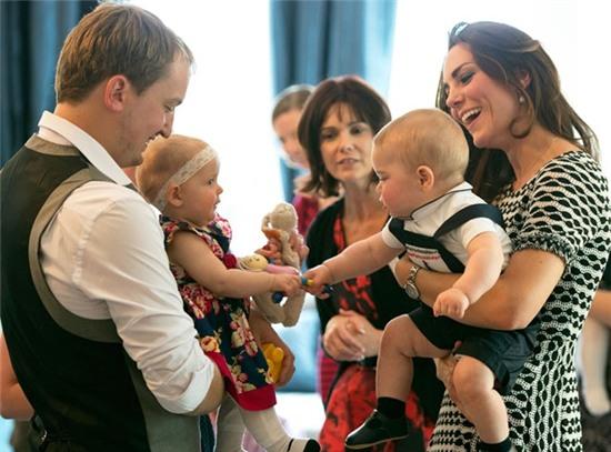 5 nam hon nhan vien man cua Cong nuong Kate va hoang tu Anh hinh anh 9