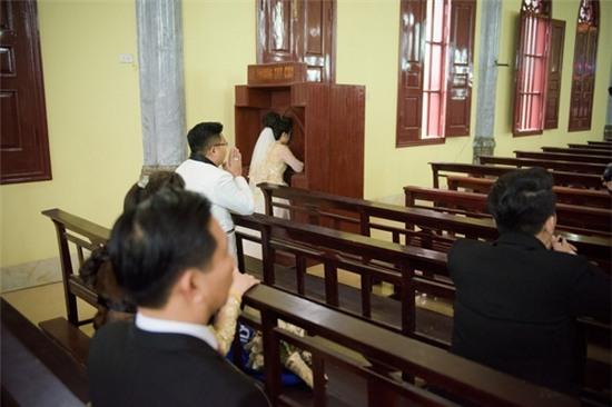 ngay-thu-nhat-le-cuoi-trong-nha-tho-2