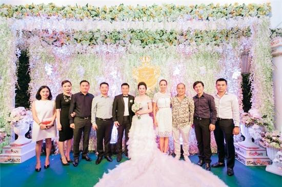 le-cuoi-lung-linh-huyen-ao-tai-sai-gon-8