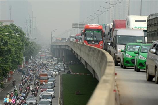 Cua ngo phia Nam Ha Noi un tac nghiem trong sang 30/4 hinh anh 5