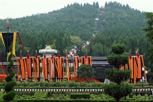 bi an lang mo tan thuy hoang: ngon doi “chua ai cham den duoc” hinh anh 1