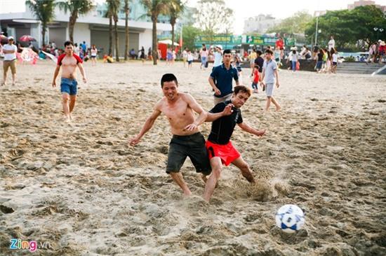 Bien Sam Son dong nghet, khach san chay phong hinh anh 7