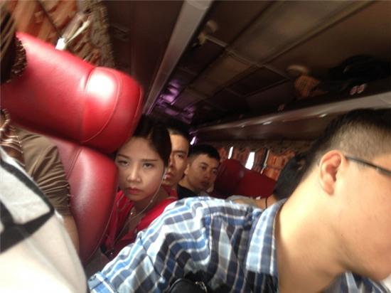 Hãi hùng chuyến xe bão táp 29 chỗ nhồi gần 70 người - Ảnh 1.