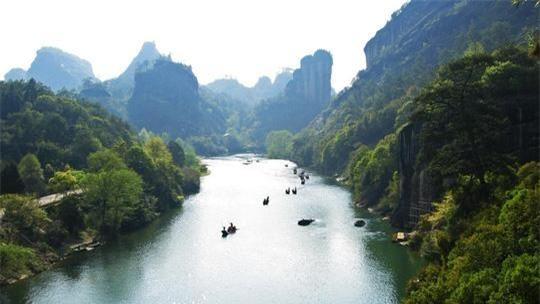 Từ thế kỷ 19, người Anh đã tìm đến vùng núi Vũ Di này để tìm kiếm trà Đại Hồng Bào. Ảnh: Alarmy