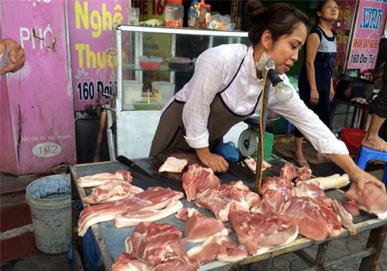 thịt lợn, thịt lợn tăng giá, sốt giá thịt lợn, giá thịt lợn, thương lái trung quốc, thương lái trung quốc gom mua lợn