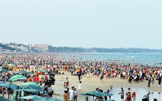 Vui choi tren bai bien khong rac o Vung Tau hinh anh 2